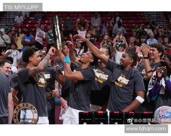 国王队与湖人队在夏季联赛中的激烈对决与精彩瞬间回顾