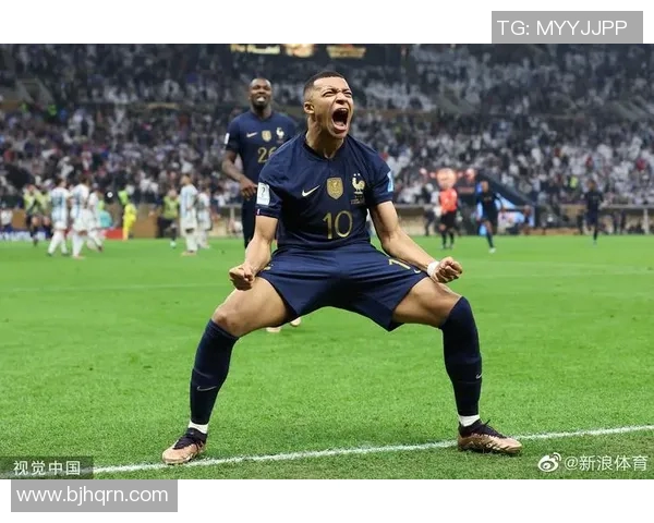 姆巴佩欧冠帽子戏法后采访透露未来去向引发热议